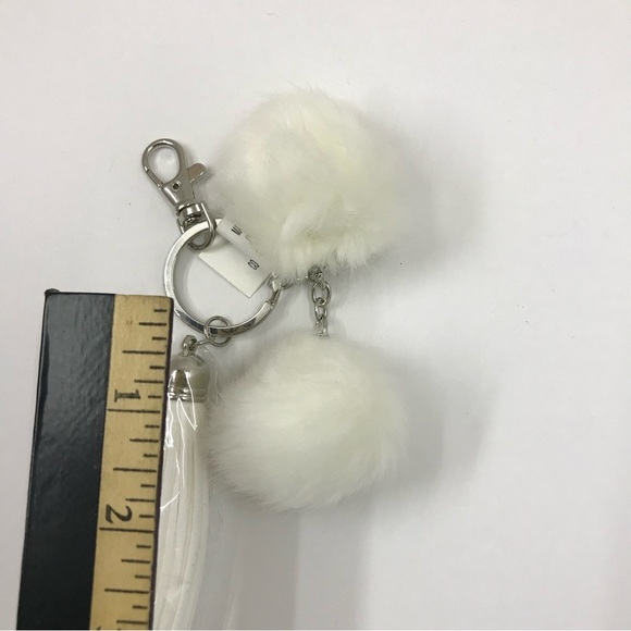 ✨✨10/$10✨✨ Silver keychain pom-pom love Faux Fur Gift pom pom NWOT - Picture 7 of 7